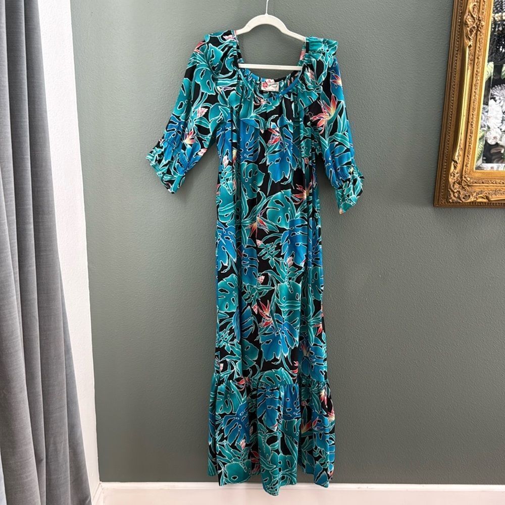 Hilo Hattie Vintage 80s Hawaiian Muumuu Bird of Paradise Floral Ruffle Dress L